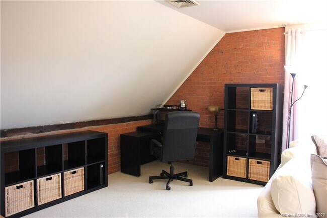 Building Photo - 45 Trumbull St