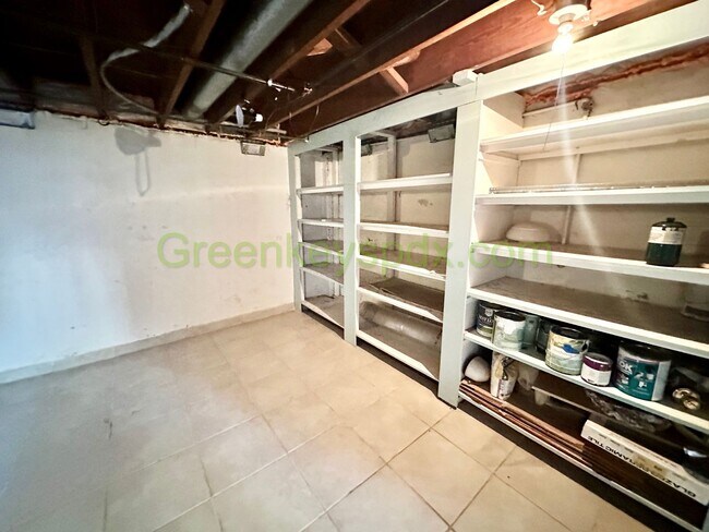 Building Photo - Wow! Amazing 3-bedroom 1-bath house with large fully fenced backyard