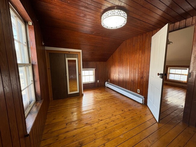 Building Photo - 320 Chamberlain Rd