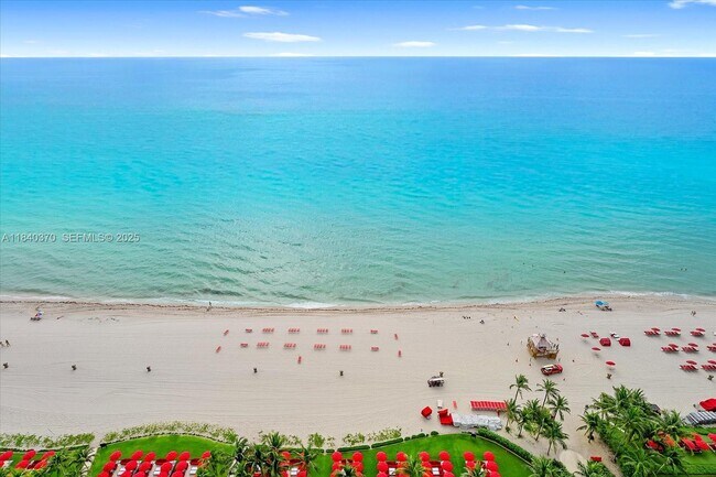 Building Photo - 17901 Collins Ave