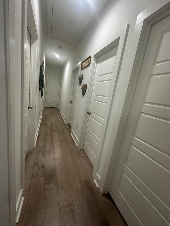 Building Photo - 39249 High Creek Dr