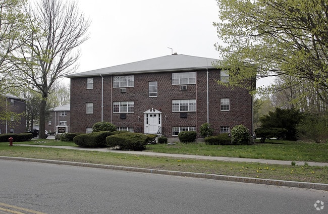 Primary Photo - Silver Lake Apartments