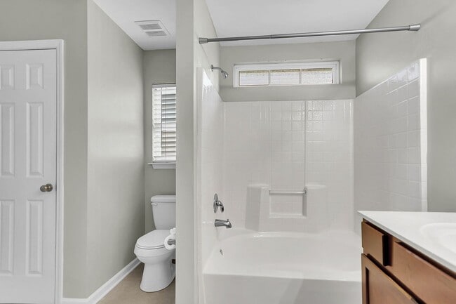 Building Photo - Charming 3-Bedroom, 2-Bath Home available ...