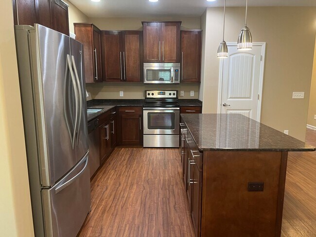 Building Photo - Lovely Home in Palmetto Pointe!-FREE Month Special!