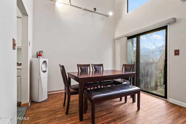 Building Photo - 110 Bowne Ct