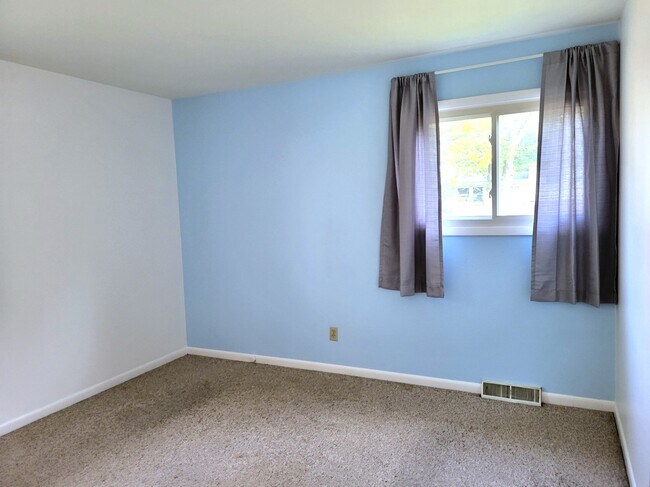 Building Photo - 609 Southland Ave