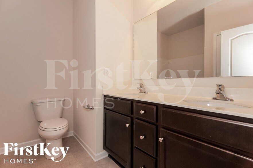 Building Photo - 126 Willow Valley Dr