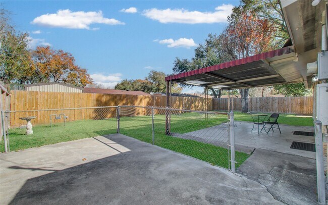 Building Photo - 5926 Ettrick Dr