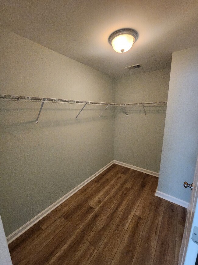 Building Photo - 3639 White Wing Cir