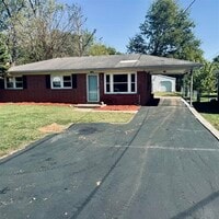 Building Photo - 1704 Media Dr