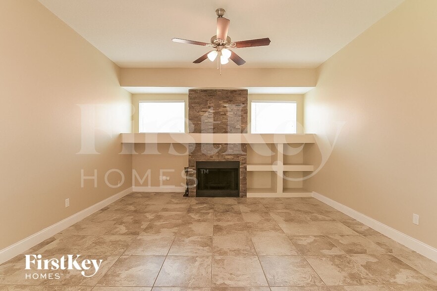 Building Photo - 8500 Sugar Palm Ct