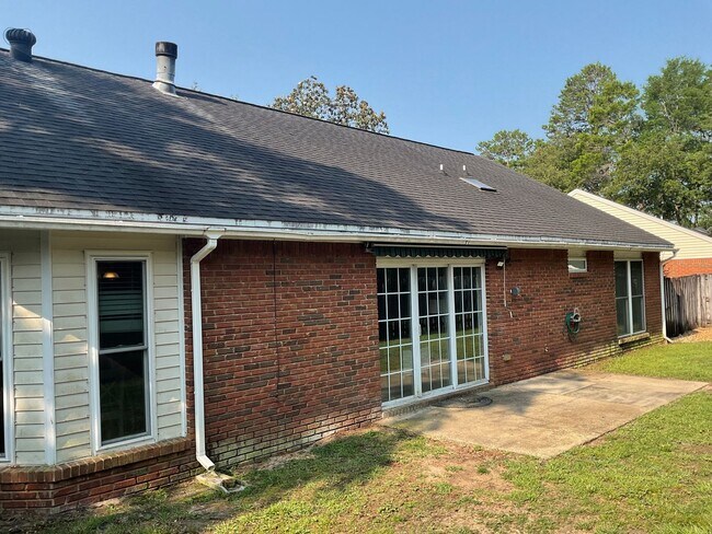 Building Photo - Spacious & Stylish Home in Bluewater Bay!