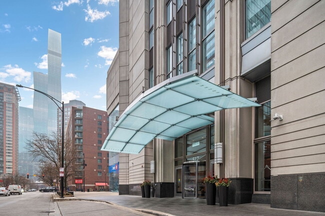 Building Photo - 512 N McClurg Ct