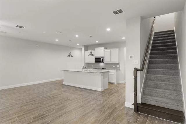 Building Photo - 521 Sandiford Ct