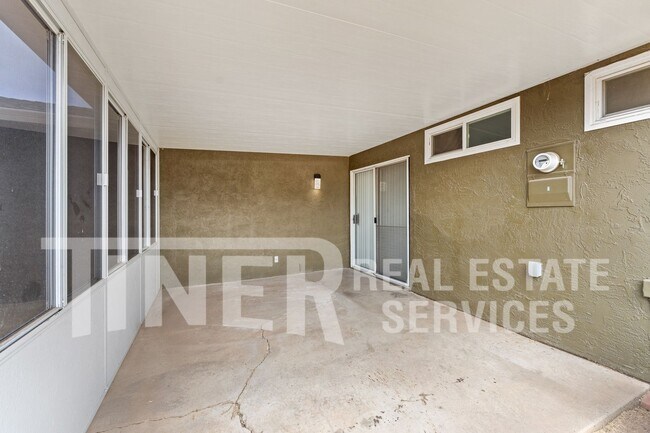 Building Photo - 3729 Moonbeam Dr