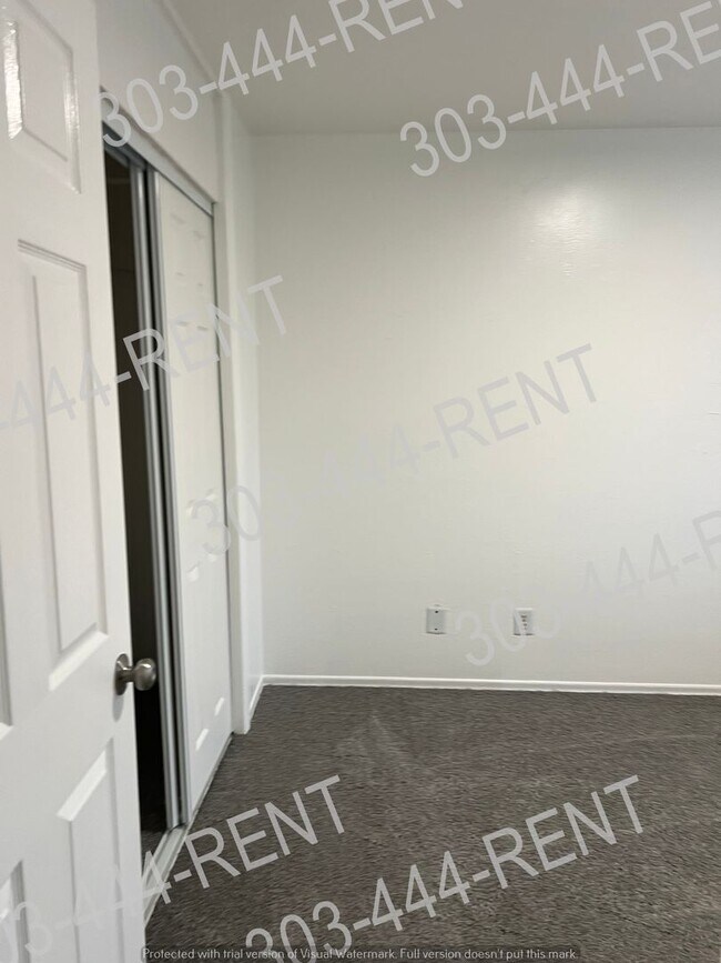 Building Photo - 3 Bedrooms, 2 Bathrooms, with 2 Bonus Rooms in the Basement!