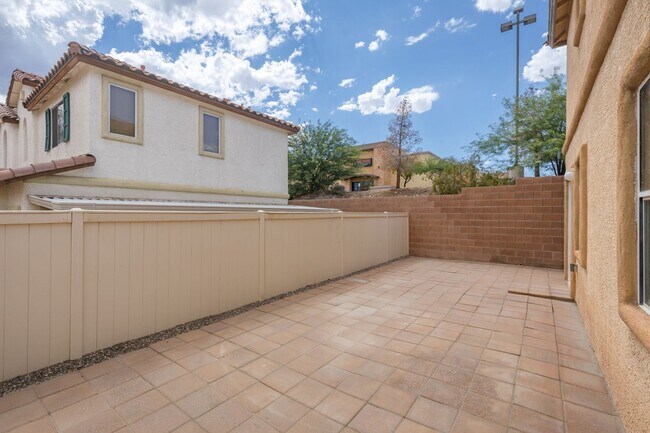Building Photo - 3 bedroom single family home in Henderson!