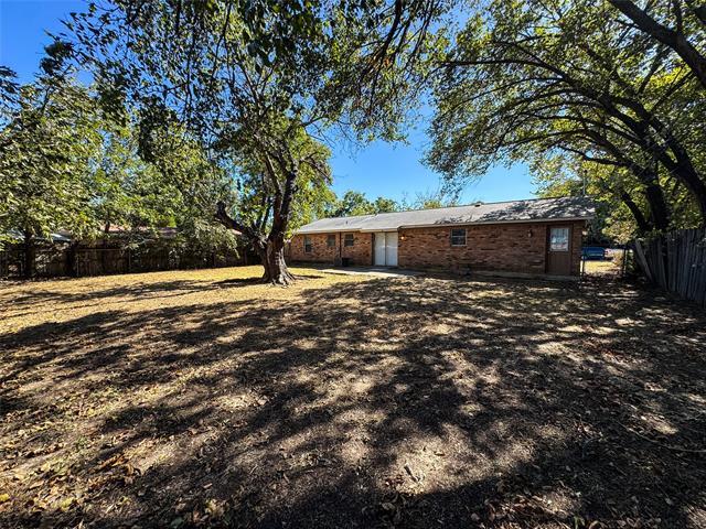 Building Photo - 302 Bowles Ct