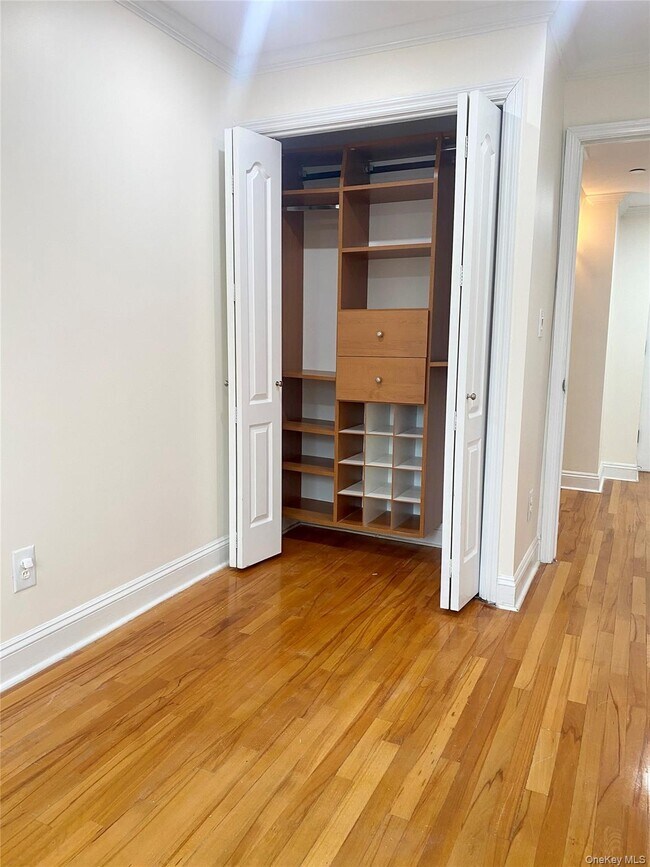 Building Photo - 14-43 28th Ave