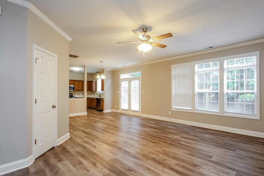 Building Photo - 1525 Bucklebury Ct