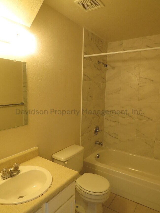 Building Photo - Cute Two Bedroom House in Northwest Colorado Springs