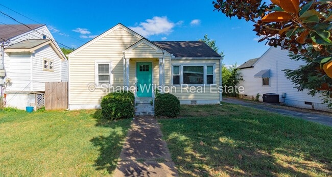 Primary Photo - Adorable 3 BR / 2 BA home for lease!