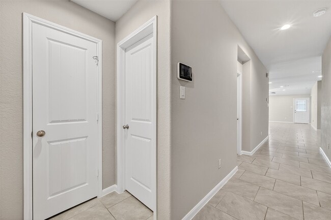 Building Photo - 3015 Lightles Manor Ct