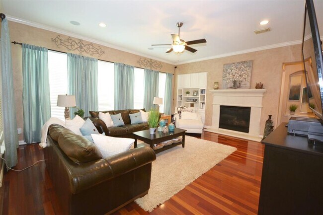 Building Photo - 7902 Silent Forest Dr