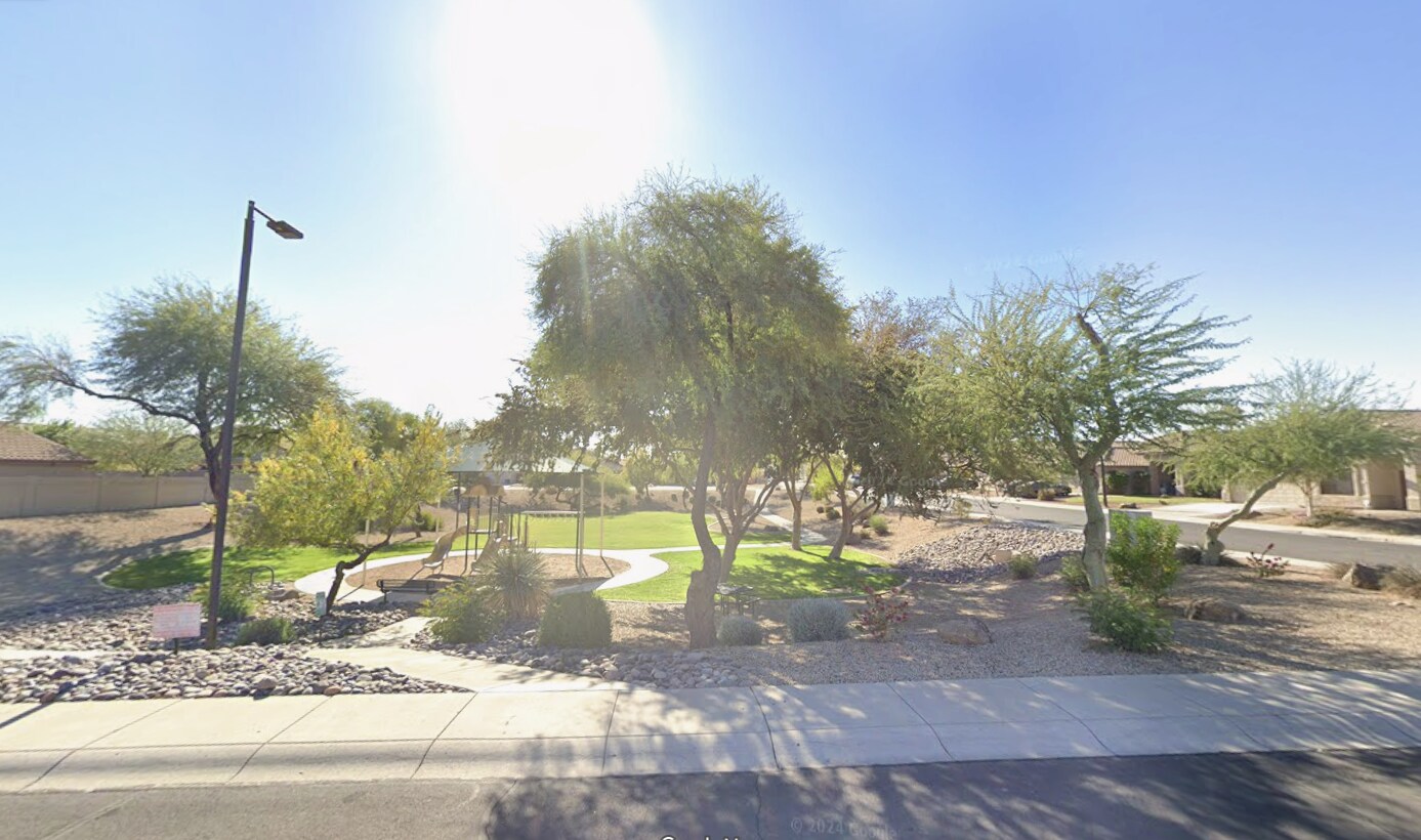 neighborhood park - 461 E Pinto Dr