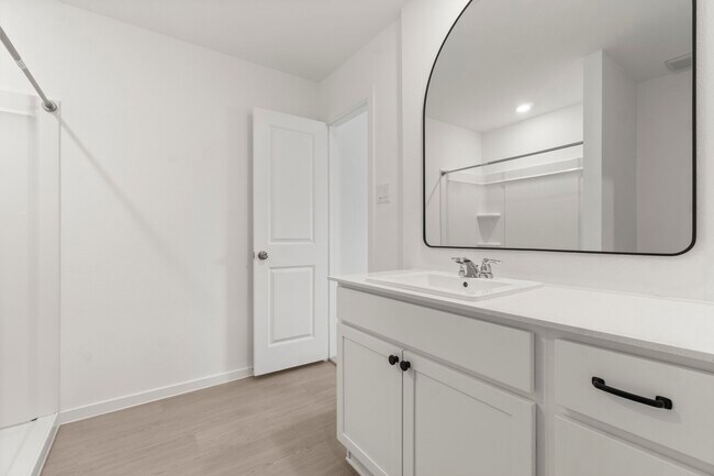 Building Photo - 25429 Carnation Ct