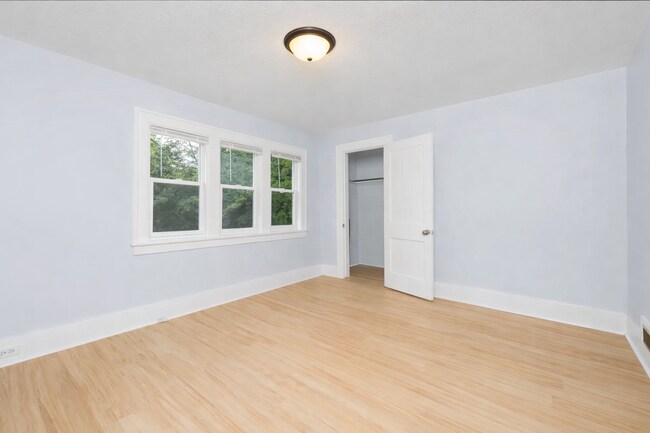 Building Photo - 1044 Muskegon Ave NW