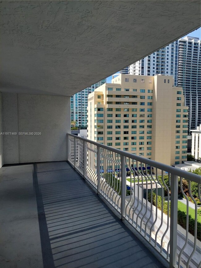 Building Photo - 1200 Brickell Bay Dr