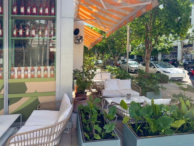 Building Photo - 3250 NE 1st Ave