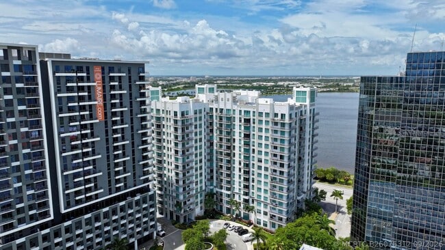 Building Photo - 300 S Australian Ave