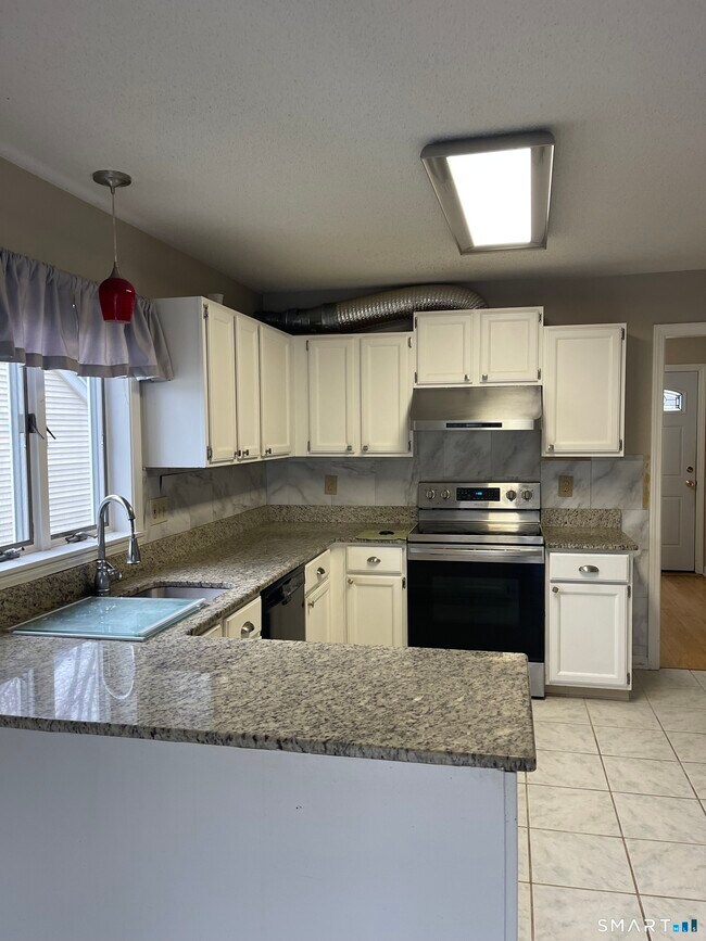 Building Photo - 163 Trotters Way