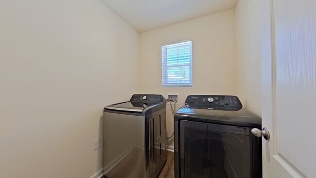 Building Photo - Beautiful 3 Bedroom Home in Fox Creek at Oakleaf coming soon!