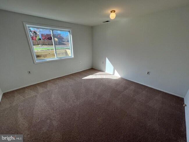 Building Photo - 14234 Chadwick Ln