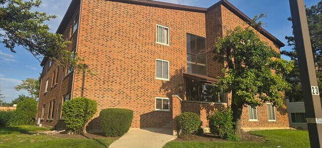 Building Photo - 930 Perrie Dr