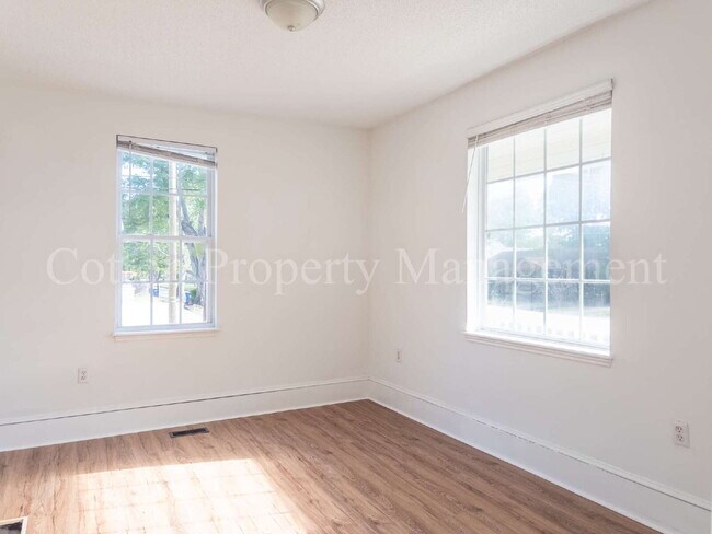 Building Photo - 2BR/1BA Apartment in Downtown Wilmington - Near Brooklyn Arts District - $1,375/Monthly - Pet Fri...