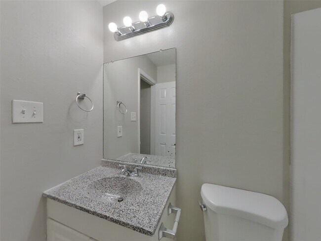 Building Photo - 11519 Perry Rd