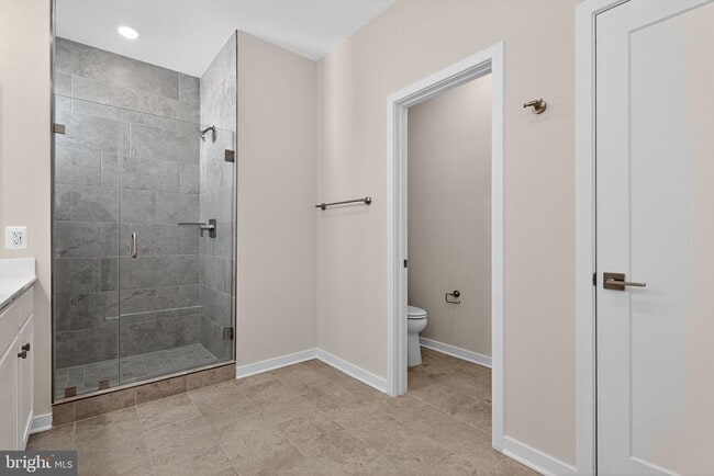 Building Photo - 22832 Tawny Pne Sq