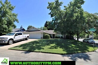 Building Photo - 1599 Lavender Way