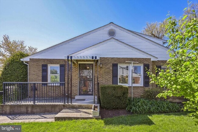 Primary Photo - 14914 Laurel Oaks Ln
