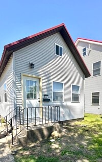 Building Photo - 1437 Maple St