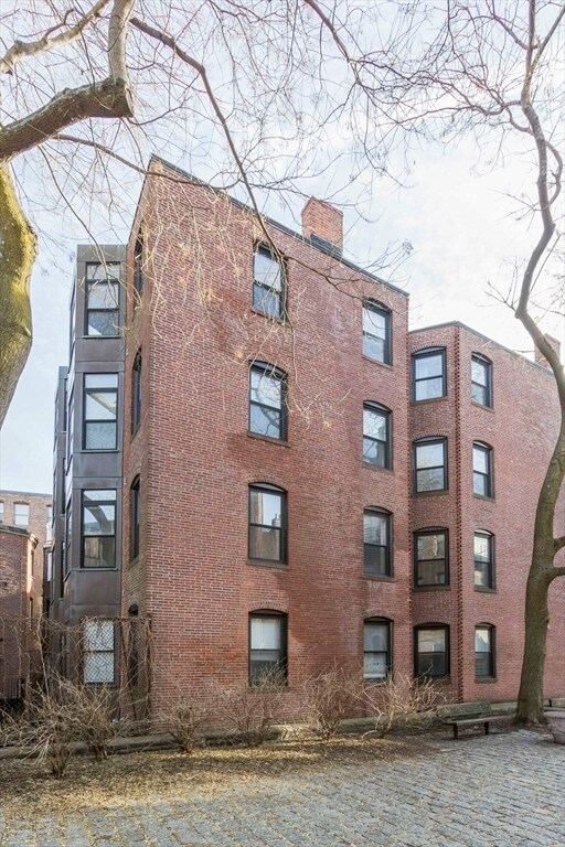 Building Photo - 21 Charter St