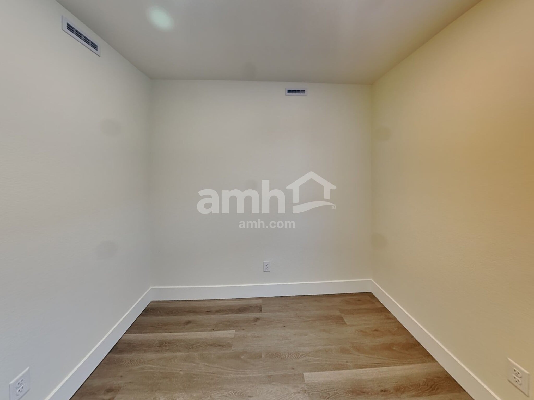 Building Photo - 8911 Dwarf Chin Ave