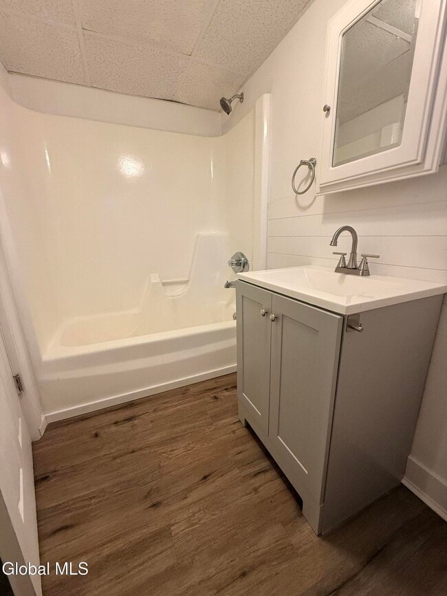 Building Photo - 1126 Broadway