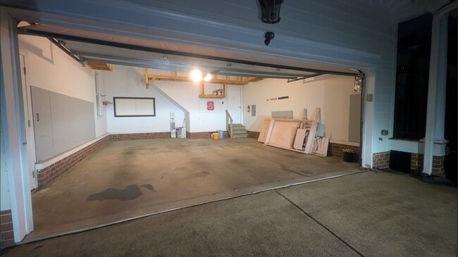 Building Photo - 527 Competition Rd