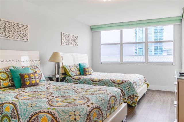Building Photo - 6039 Collins Ave