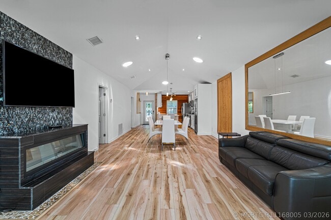 Building Photo - 1124 Highland Beach Dr